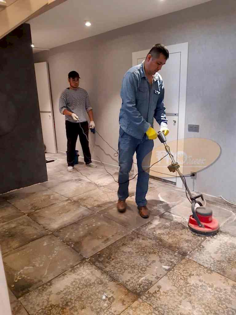 Идеально чистый пол: инструкция для любого покрытия