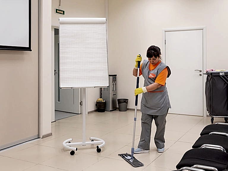 Ежедневная уборка клининговой компанией