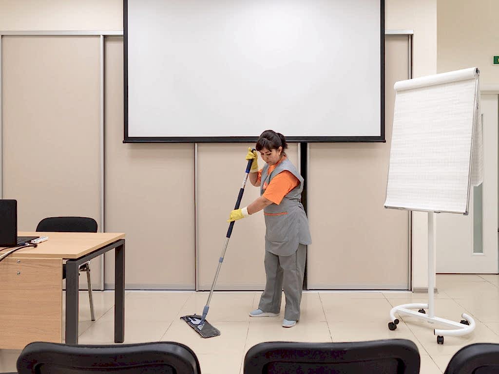 Ежедневная уборка офиса по доступной цене