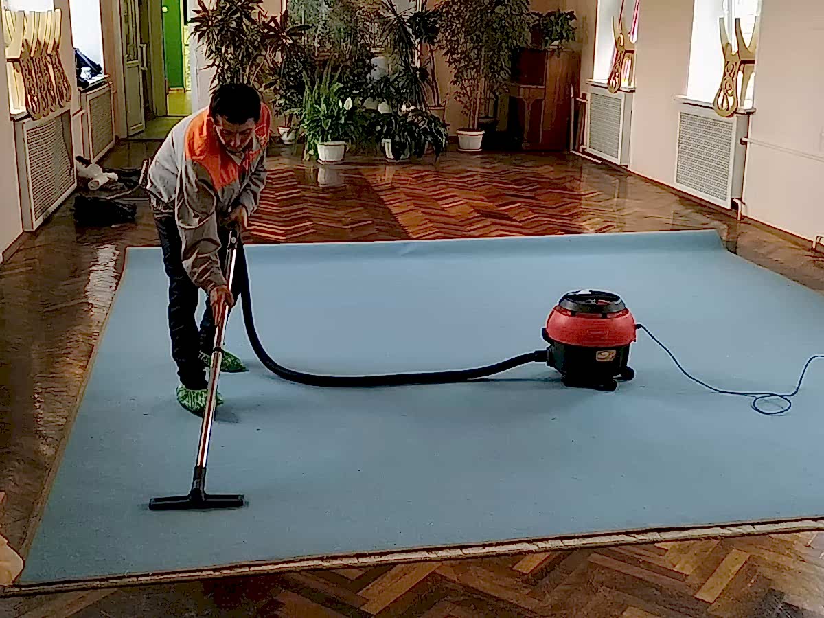 Химчистка ковра на месте