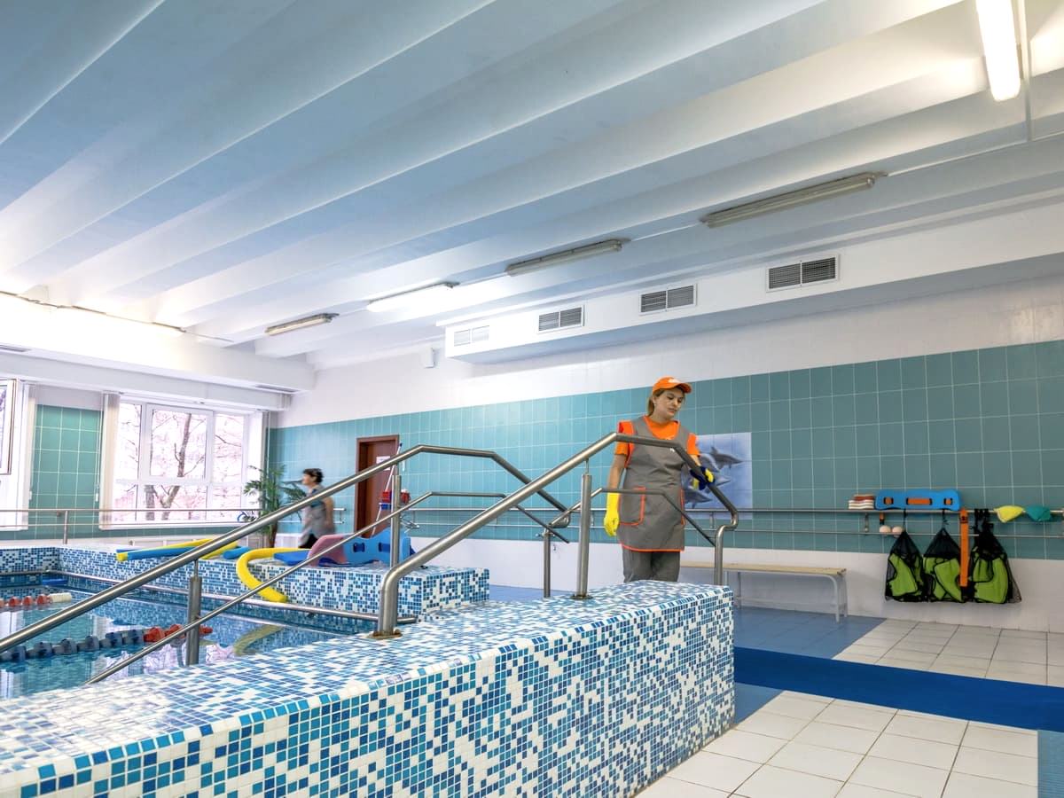 уборка бассейна уборка бассейна